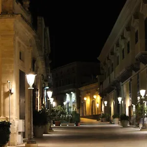 la-casa-del-nespolo-ragusa.sicilyhotelsitaly.net/